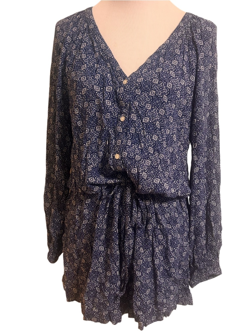 New Gap Women’s Blue LS Button Front Shorts Romper Boho Chic Casual Size Medium - Picture 2 of 6